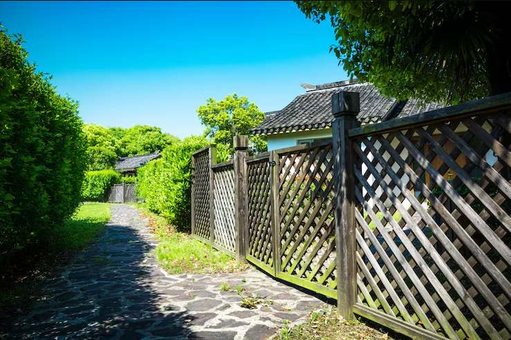 Professional garden fencing and landscaping services in St Albans